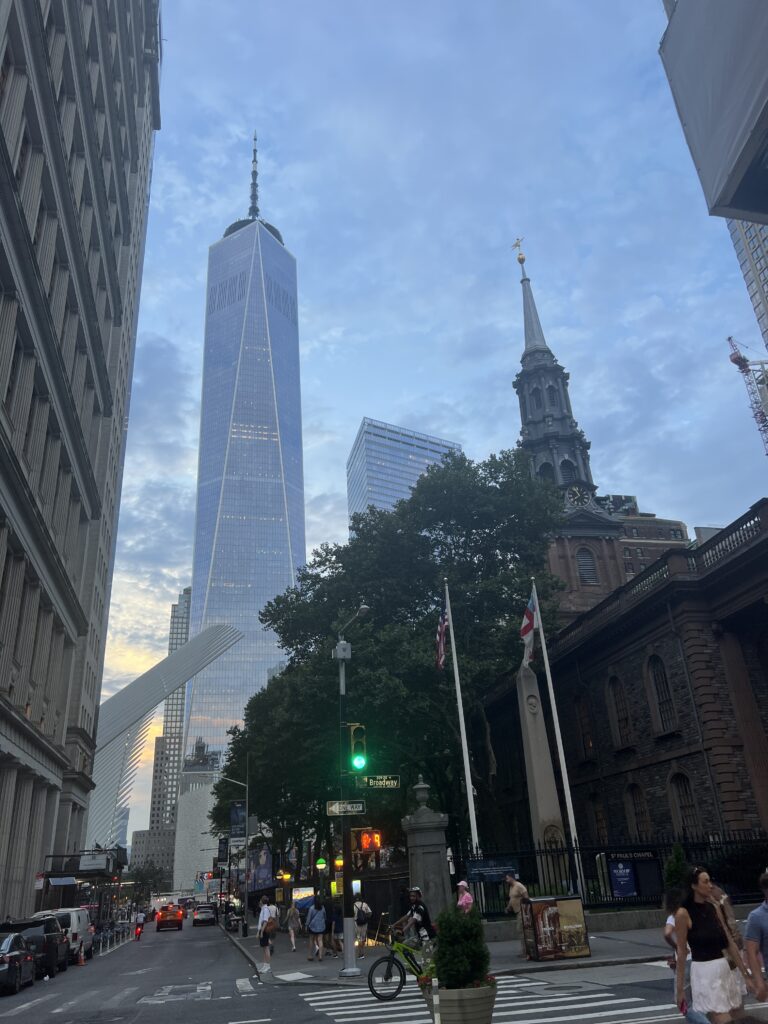 One World Trade Center Trinity Church e l'oculus sullo sfondo